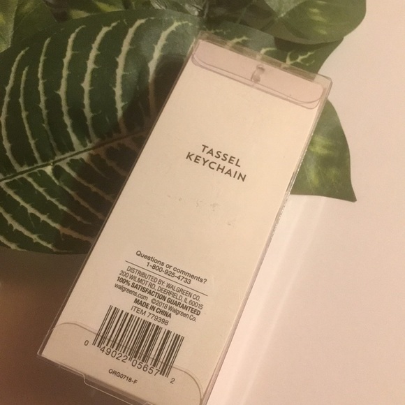 Modern Expression purse tassel keychain - Picture 2 of 3